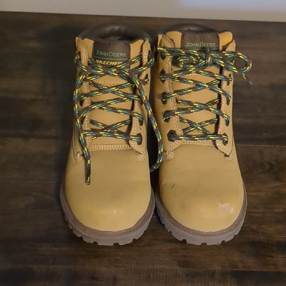 Skechers Kids Boots in Tan with Multicolor Laces